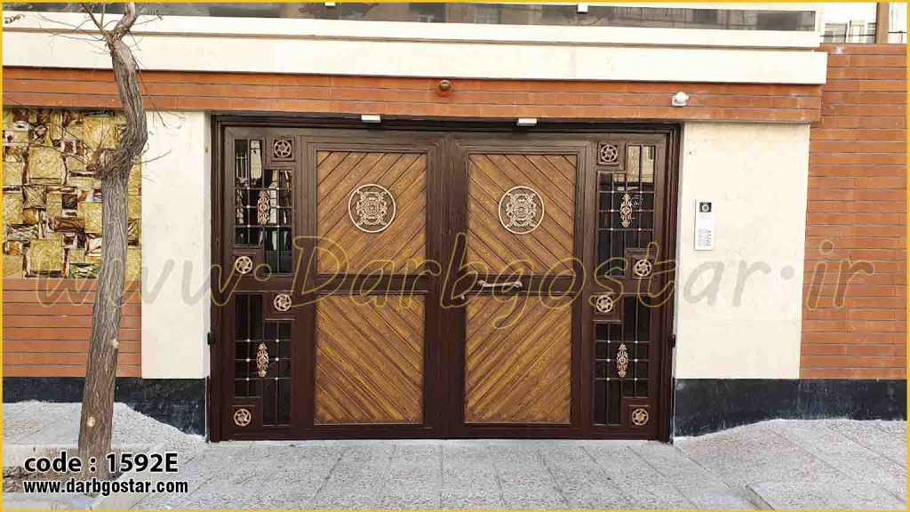 1592E درب تو درب طرح چوب